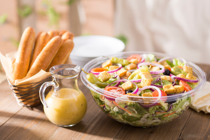 Ensalada Jumbo & 12 Breadsticks